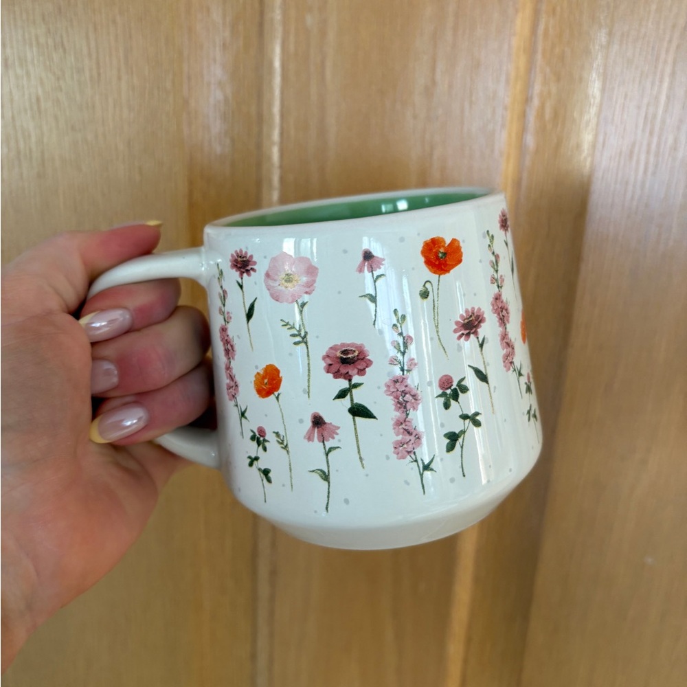🤍Floral Ceramic Mug in White and Green - Home Dining🤍